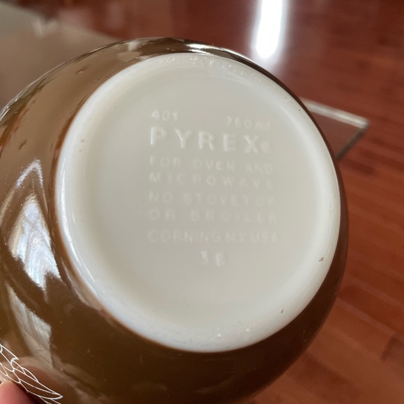 Vintage Pyrex Woodland Small 1-1/2 Pint Mixing Bowl - Picture 4 of 6